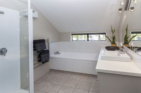 Photo of property in 100a Fendalton Road, Fendalton, Christchurch, 8014