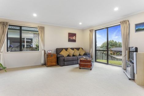 Photo of property in 20 Tauranga Place, Orewa, 0931