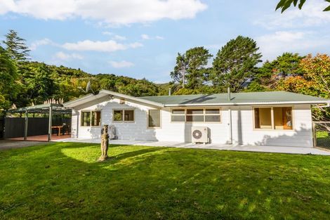 Photo of property in 201 Coast Road, Wainuiomata, Lower Hutt, 5373