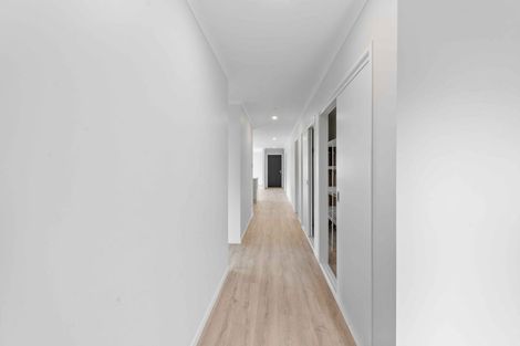 Photo of property in 19 Uatoto Road, Clarks Beach, 2122