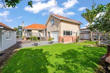 Photo of property in 9 Shortt Avenue, Mangere Bridge, Auckland, 2022