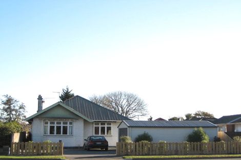 Photo of property in 195a Main North Road, Redwood, Christchurch, 8051