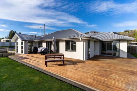 Photo of property in 6 Nore Street, Waihola, Milton, 9073