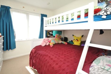 Photo of property in 1 Netherlands Avenue, Kelston, Auckland, 0602