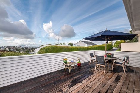 Photo of property in 6a Pupuke Road, Hillcrest, Auckland, 0627