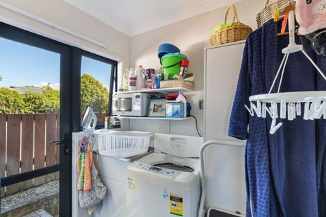 Photo of property in 2/14 Omata Road, Westown, New Plymouth, 4310