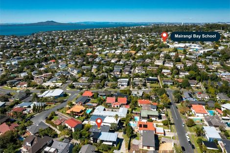 Photo of property in 2/31 Amante Crescent, Mairangi Bay, Auckland, 0630