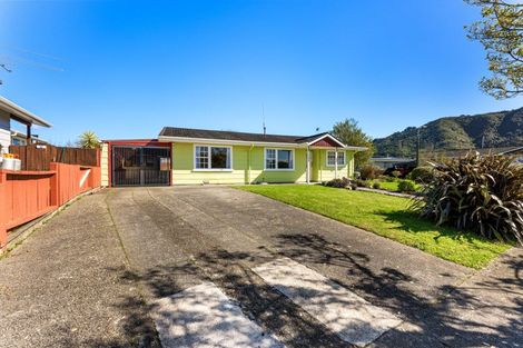Photo of property in 2 Akron Grove, Totara Park, Upper Hutt, 5018
