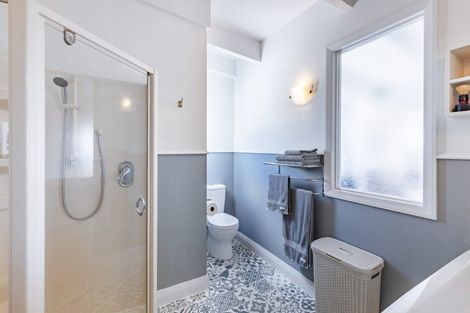 Photo of property in 84 Whiteley Street, Moturoa, New Plymouth, 4310