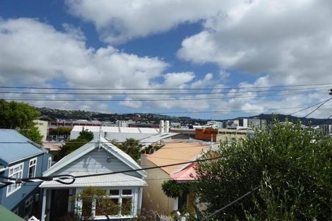Photo of property in 16 Moir Street, Mount Victoria, Wellington, 6011