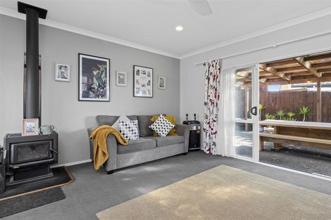 Photo of property in 6 Armitage Place, Tuakau, 2121