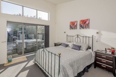 Photo of property in 77 Waikawa Beach Road, Manakau, Levin, 5573