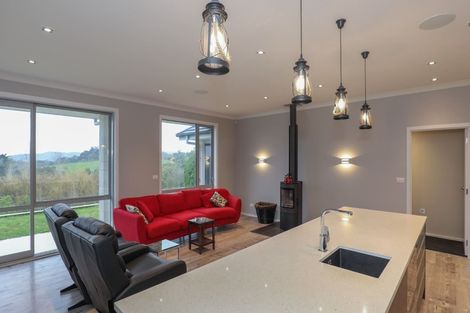 Photo of property in 169 Kimihia Road, Huntly, 3771