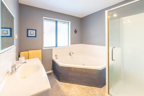 Photo of property in 16 Riegler Place, Belfast, Christchurch, 8051