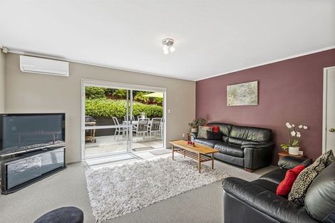 Photo of property in 2/47 Centorian Drive, Windsor Park, Auckland, 0632