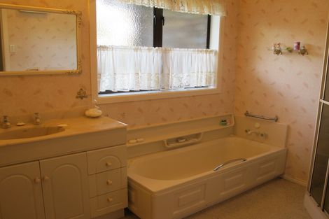 Photo of property in 50 Cherry Tree Close, Te Awamutu, 3800