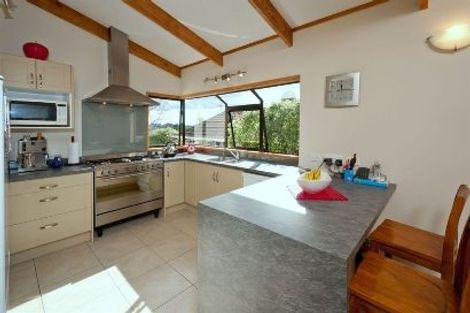 Photo of property in 2/10 Deep Creek Road, Torbay, Auckland, 0630