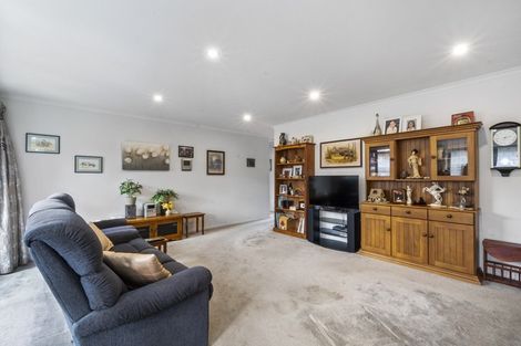 Photo of property in 18 Shrule Place, Huntington, Hamilton, 3210