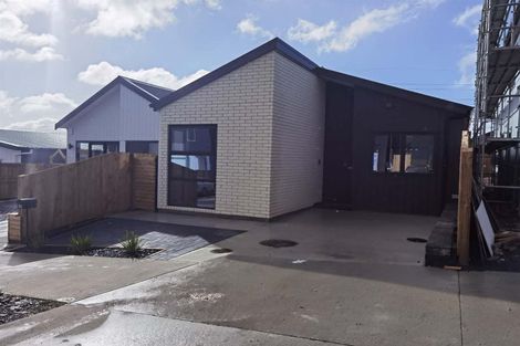 Photo of property in 68 Biokovo Street, Massey, Auckland, 0614