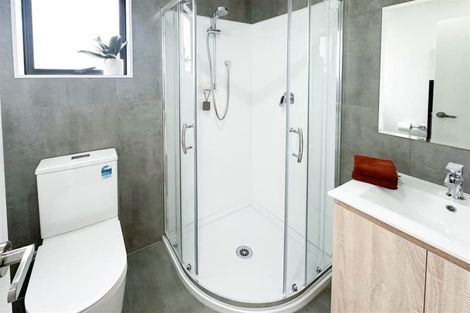 Photo of property in 10/9 Schnapper Rock Road, Greenhithe, Auckland, 0632