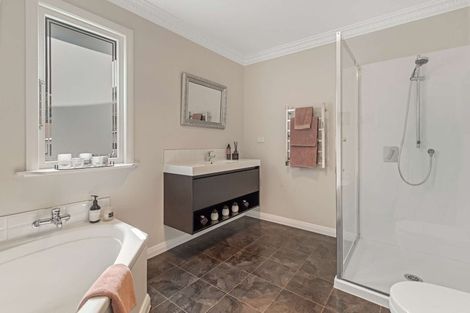 Photo of property in 8 Saint Leonard Street, Saint Johns Hill, Whanganui, 4501