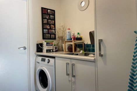 Photo of property in 9a Belvedere Crescent, Takaro, Palmerston North, 4412