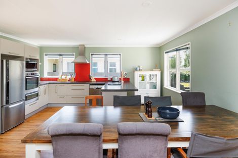 Photo of property in 14 Parkland Crescent, Terrace End, Palmerston North, 4410