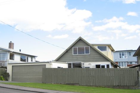 Photo of property in 4 Seaton Street, Strandon, New Plymouth, 4312
