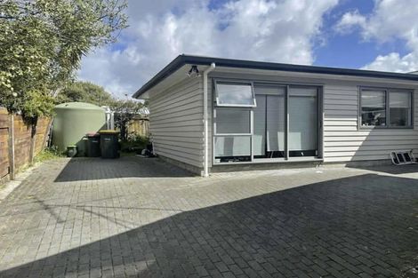 Photo of property in 48a Normanton Street, Glenfield, Auckland, 0629