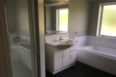 Photo of property in 6 Perrin Place, Darfield, 7510