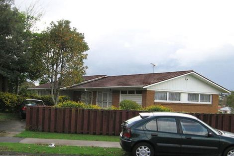 Photo of property in 20 Booralee Avenue, Botany Downs, Auckland, 2010