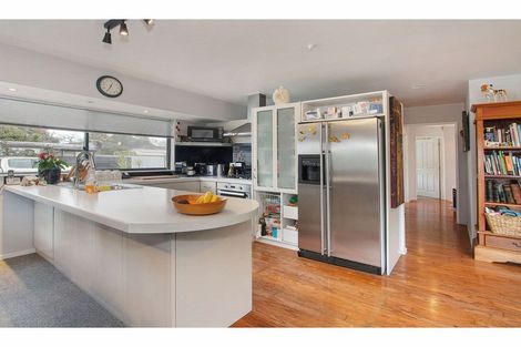 Photo of property in 23a Kervil Avenue, Te Atatu Peninsula, Auckland, 0610