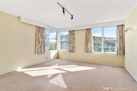 Photo of property in 12 Versailles Street, Karori, Wellington, 6012