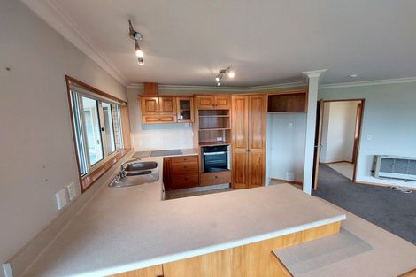 Photo of property in 2 Kawaroa Lane, New Plymouth, 4310