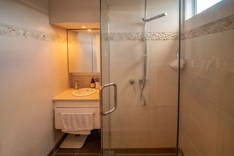 Photo of property in 1/47 Rawene Road, Birkenhead, Auckland, 0626