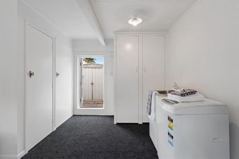 Photo of property in 4/11 Wicklow Road, Narrow Neck, Auckland, 0622