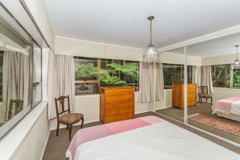 Photo of property in 130 Otitori Bay Road, Titirangi, Auckland, 0604