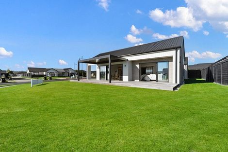 Photo of property in 9 Rose Leigh Drive, Cambridge, 3434