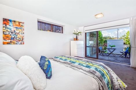 Photo of property in 4/9 Korotaha Terrace, Rothesay Bay, Auckland, 0630