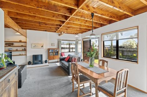 Photo of property in 23 Wesley Avenue, Frankleigh Park, New Plymouth, 4310