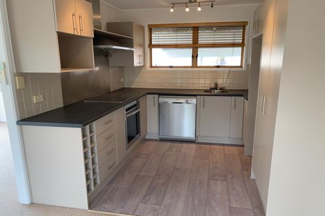 Photo of property in 7 Darren Crescent, Half Moon Bay, Auckland, 2012