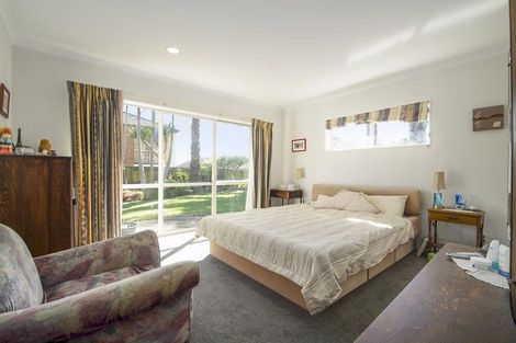 Photo of property in 4 Delmont Close, East Tamaki Heights, Auckland, 2016