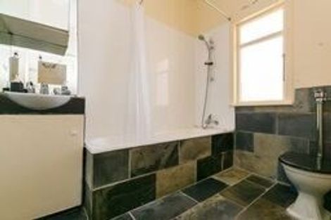 Photo of property in 2/2 Hawker Street, Mount Victoria, Wellington, 6011