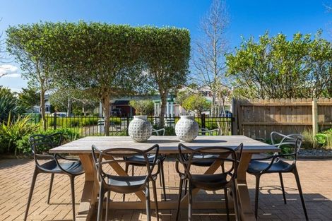 Photo of property in 21/15f Vinograd Drive, Te Atatu Peninsula, Auckland, 0610