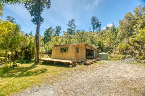 Photo of property in 215 Clifton Road, Kaiata, Greymouth, 7805