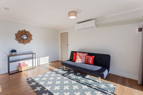 Photo of property in 11 Waiheke Street, Waikanae Beach, Waikanae, 5036