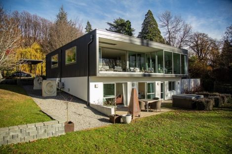 Photo of property in 10 Tapley Paddock, Wanaka, 9305