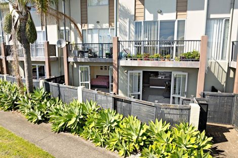 Photo of property in 2/29 Haven Drive, East Tamaki, Auckland, 2013