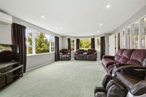 Photo of property in 7 Saint Hildas Glade, Tawa, Wellington, 5028