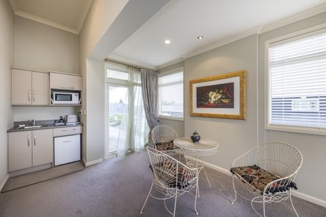 Photo of property in 7 Fairway Grove, Hokowhitu, Palmerston North, 4410